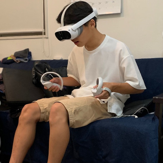 VR